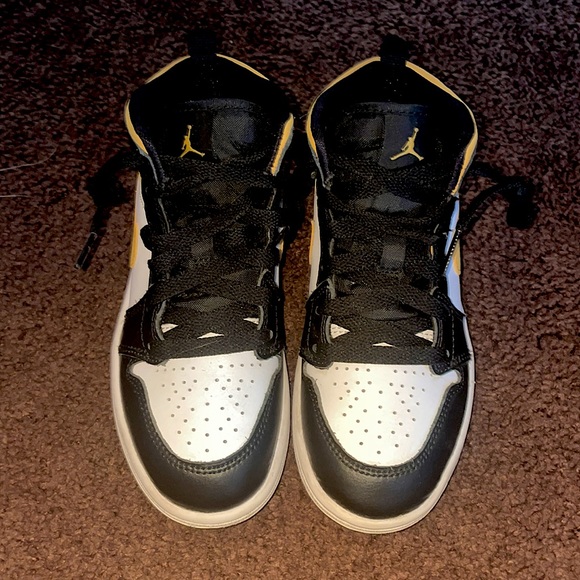 Air Jordan 1 mid. Black, gold and white. - Picture 4 of 4